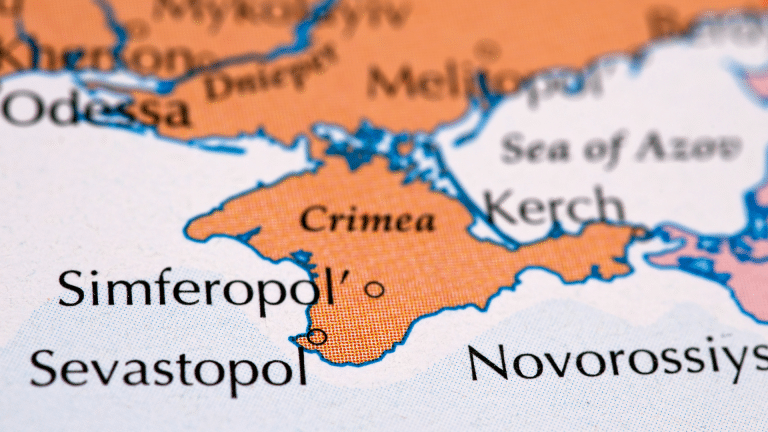 Crimea celebra su día en un punto de alta tensión entre Rusia y Ucrania