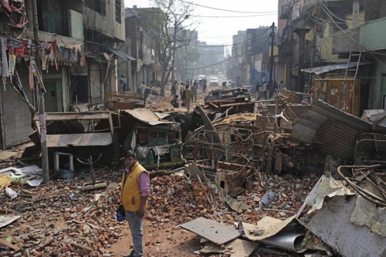 Cargos inventados contra activistas y manifestantes pacíficos en la India, según Human Rights Watch