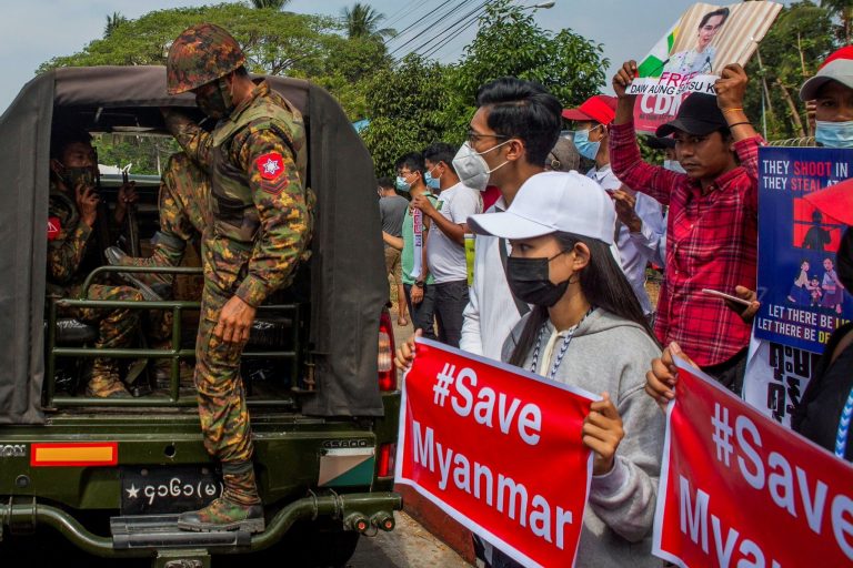 China, Rusia y Serbia suministran armas a la junta militar golpista de Myanmar