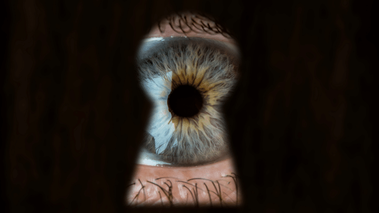 Cómo obtener información HUMINT: más allá de las películas de espías