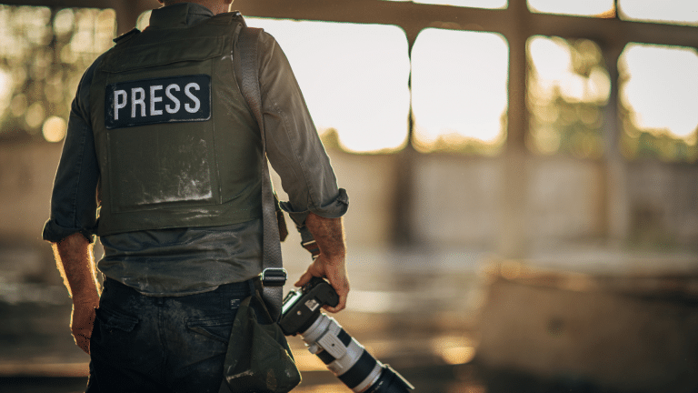 Falsificación y desinformación: las armas con las que se ataca a los periodistas