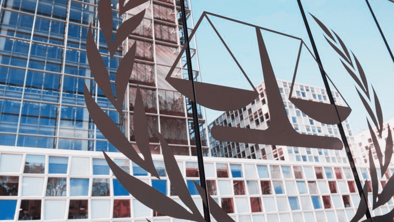 Descubren a un espía ruso que intentaba infiltrarse en la CPI