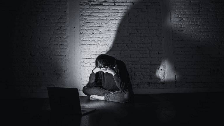 Cibersuicidio y cómo prevenir conductas de riesgo en Internet