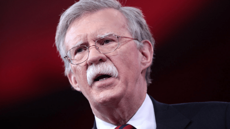 EEUU acusa a un iraní de intentar asesinar a John Bolton