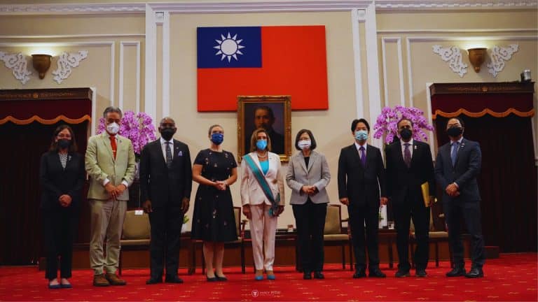 Nancy Pelosi se va de Taiwán reafirmando el compromiso de EEUU con la isla