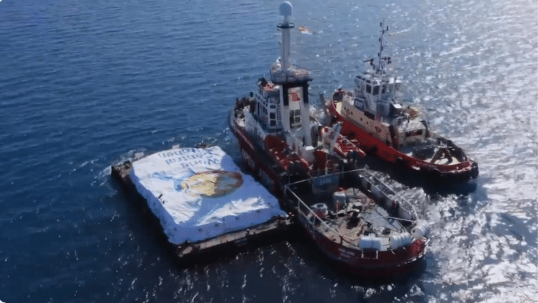 Zarpa el barco de Open Arms que pretende abrir un corredor marítimo de ayuda humanitaria para Gaza