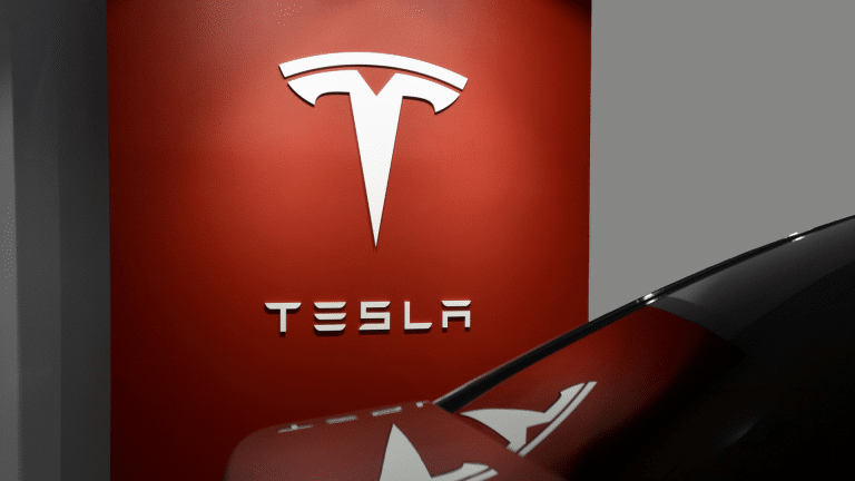 Un grupo de extrema izquierda reivindica un incendio que ha paralizado la producción de Tesla en Alemania