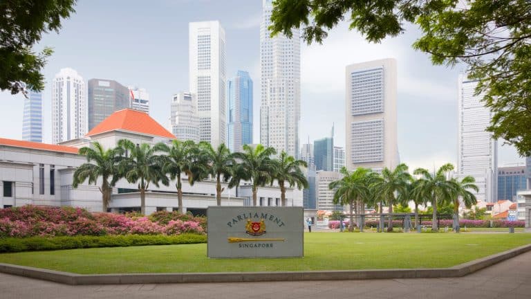 Dimite el primer ministro de Singapur tras veinte años en el cargo