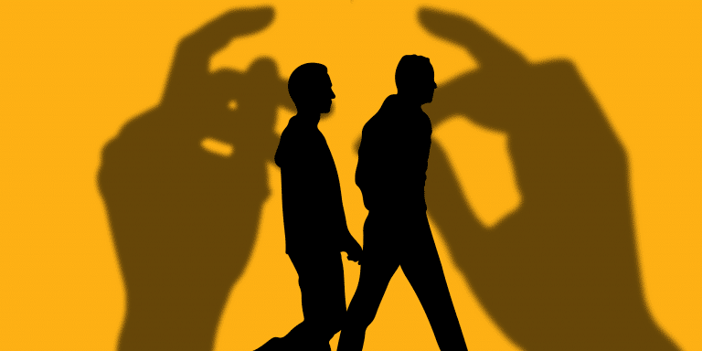 ¿Cuáles son las tácticas más comunes de captación en la trata de personas?