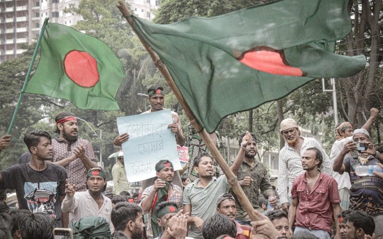 Se reanudan las protestas en Bangladesh con cientos de muertos en las últimas horas