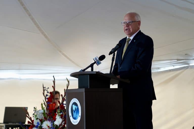 Tim Walz será el candidato a vicepresidente por el Partido Demócrata