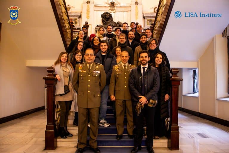 La Escuela de Guerra y Liderazgo del Ejército de Tierra abre sus puertas a futuros analistas de LISA Institute