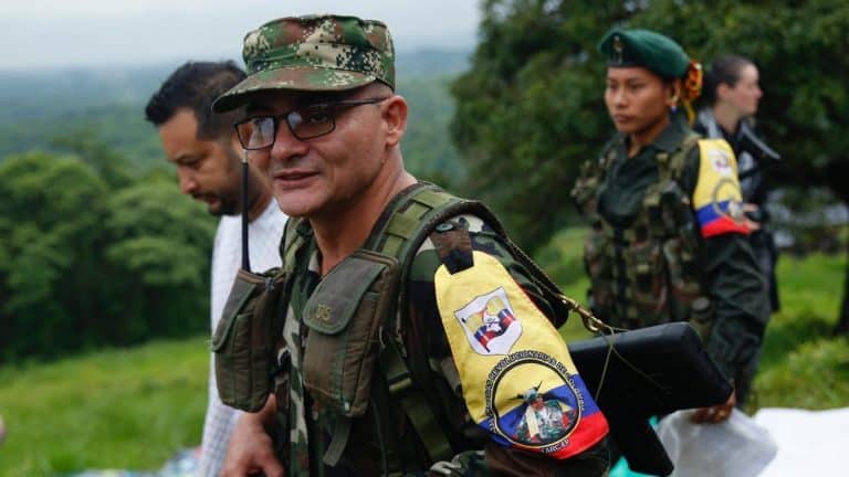 Colombia ofrece millonaria recompensa por información que lleve a la detención del líder de las FARC
