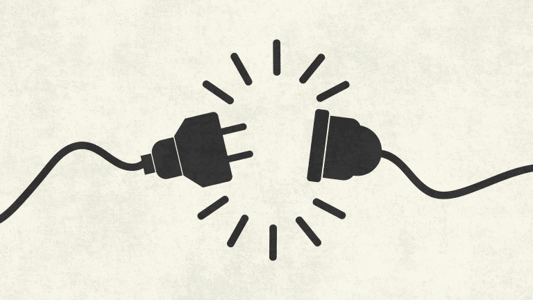 ¿Cómo funcionan los sistemas de respaldo eléctrico en servicios críticos?