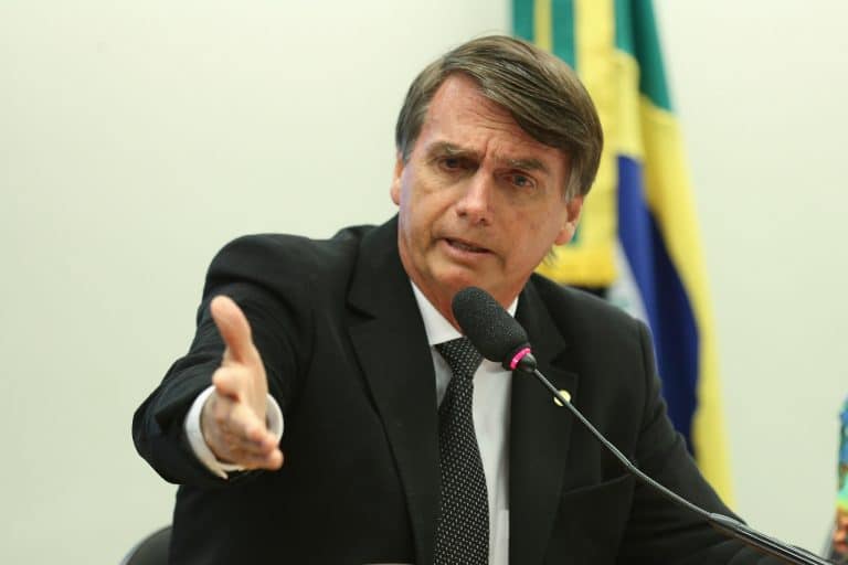 La ex mano derecha de Bolsonaro confiesa que el expresidente participó en el borrador de golpe de Estado