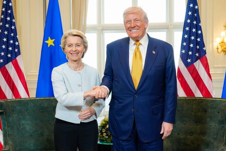 La UE y Estados Unidos alcanzan un acuerdo comercial sobre aranceles