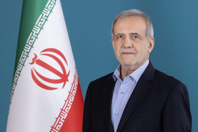 El presidente de Irán proclama la ley que suspende la cooperación con el OIEA