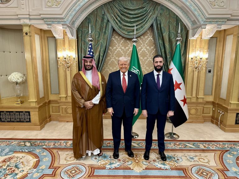 Trump retira todas las sanciones a Siria