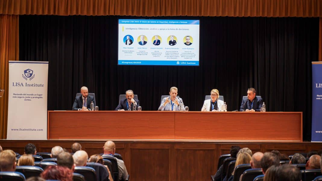 Mesa 2. De izquierda a derecha: Marc Vendrell, Javier Nievas, Joaquín González, Eugenia Hernández y Javier Rodríguez.