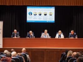 Mesa 2. De izquierda a derecha: Marc Vendrell, Javier Nievas, Joaquín González, Eugenia Hernández y Javier Rodríguez.