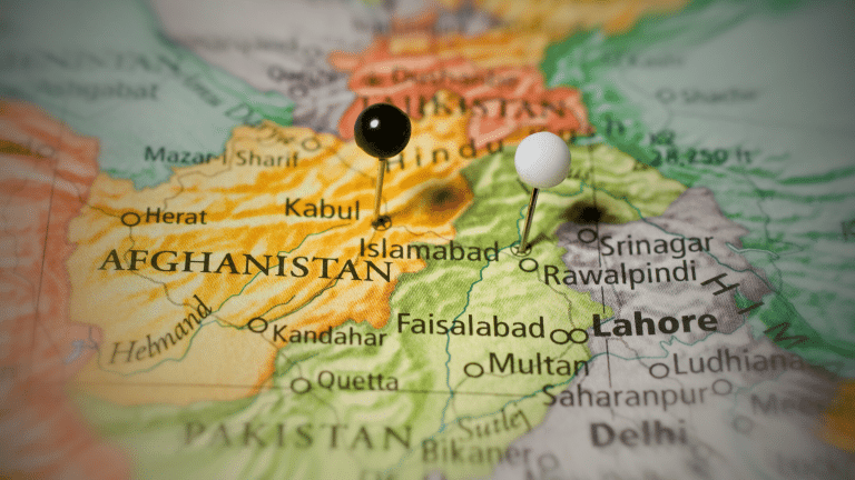 Afganistán y Pakistán pactan un acuerdo de alto el fuego en Qatar