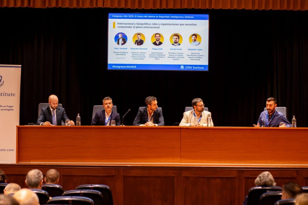 Mesa 4. De izquierda a derecha: Marc Vendrell, Alejandro Remesal, Diego Uriel, Daniel Iriarte y Alejandro López.