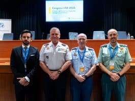 De izquierda a derecha: Daniel Villegas, Comisario Principal Carlos Vázquez Ara, Vicealmirante Javier Roca Rivero, Coronel Anselmo del Moral Torres y Joaquín González.