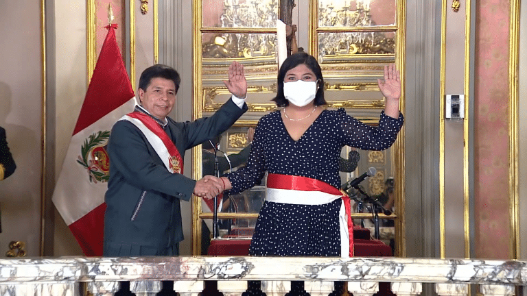 Perú rompe relaciones diplomáticas con México por dar asilo a la ex primera ministra Chávez