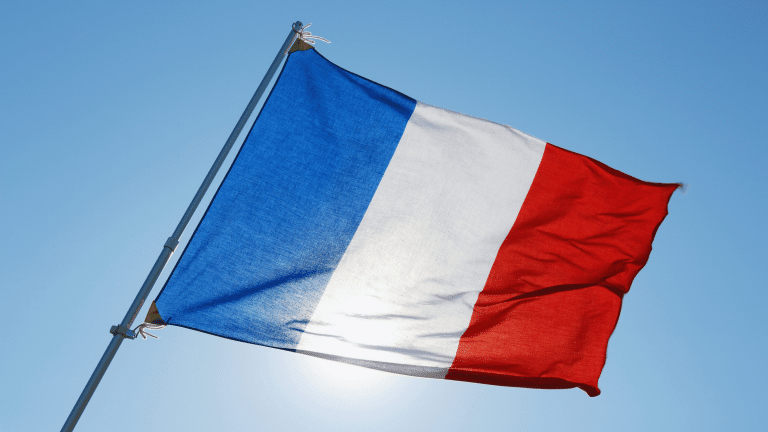 Francia pone en marcha su nuevo servicio militar voluntario