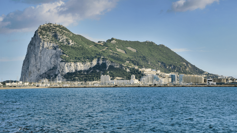 La Comisión Europea publica el texto jurídico del acuerdo sobre Gibraltar que prevé el derribo de la verja