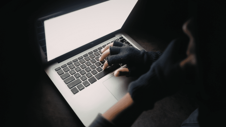 Los ciberataques con IA se disparan y se reducen los tiempos de accesos a redes