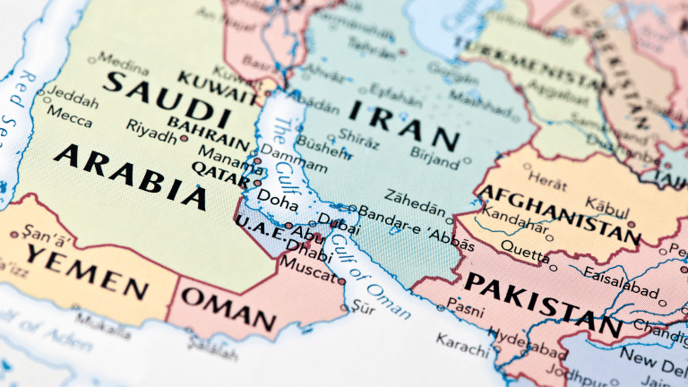 Estados Unidos intensifica su ofensiva contra Irán con una duodécima noche de bombardeos