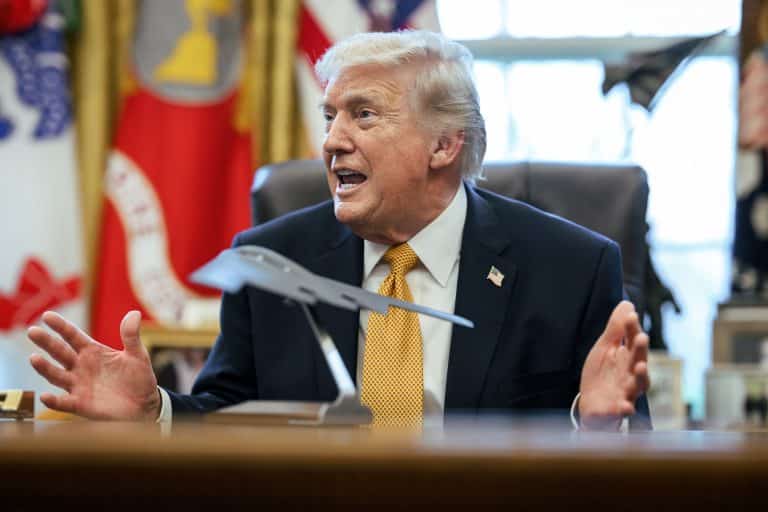 Trump «estudiará» instalar una base militar en Lituania y otra en Polonia